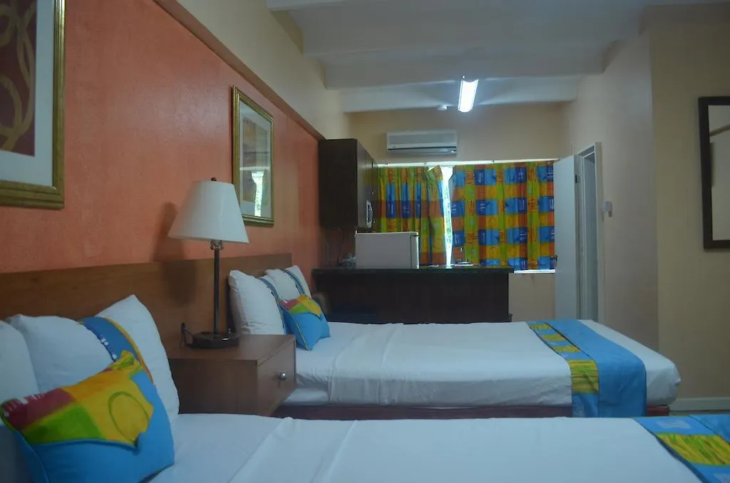 Suites Ocho Rios Hotel