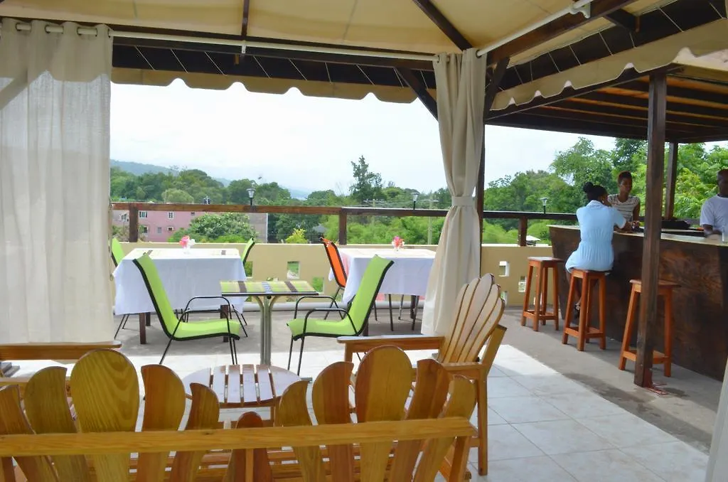 Suites Ocho Rios Hotel